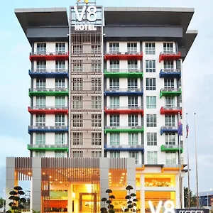 V8 Hotel